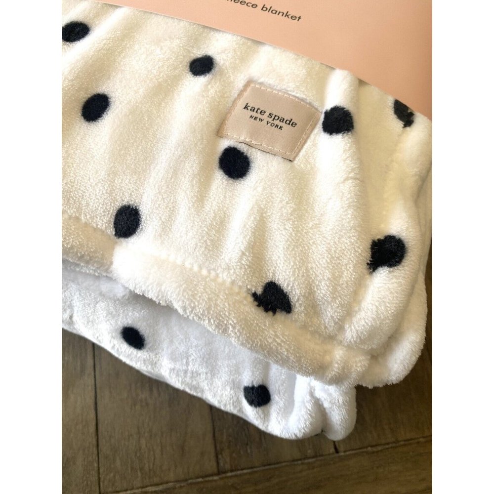 Kate Spade Fleece Blanket TWIN/ XL 68” X 92” HTF White Black Polka Luxury NEW - Picture 3 of 5